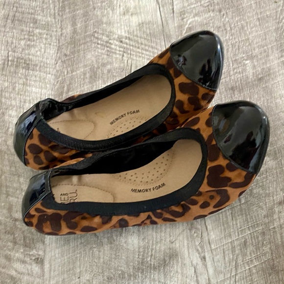 Time and Tru Shoes - Leopard Flat Ballet Shoes Time & Tru 7.5